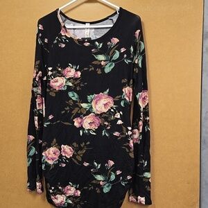 Vanilla Bay Black Floral Gather Together Tunic Top